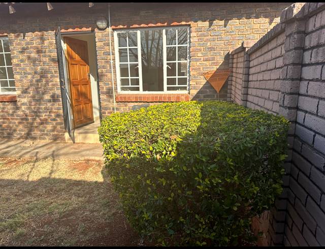 2 BEDROOM GATED ESTATE FOR SALE IN THE ORCHARDS